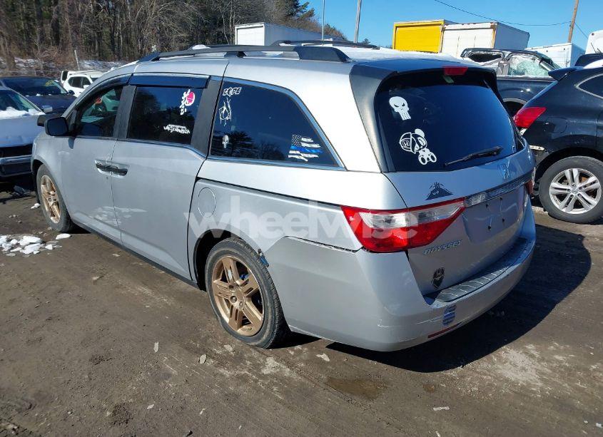 Photo 3 of 2011 Honda Odyssey LX (VIN 5FNRL5H21BB066661)