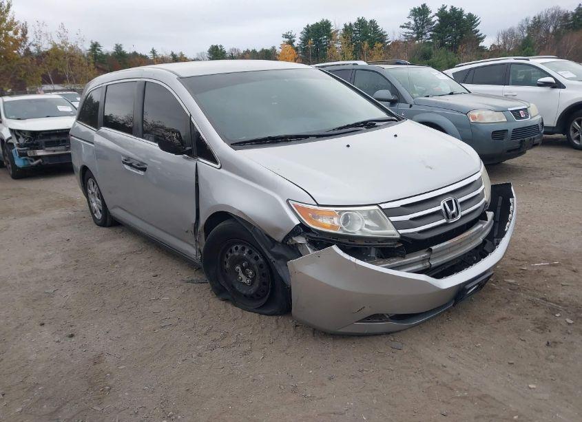 2013 Honda Odyssey LX (VIN 5FNRL5H21DB084273) main photo
