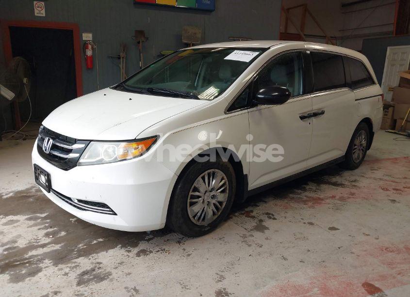 Photo 2 of 2014 Honda Odyssey LX (VIN 5FNRL5H21EB018145)