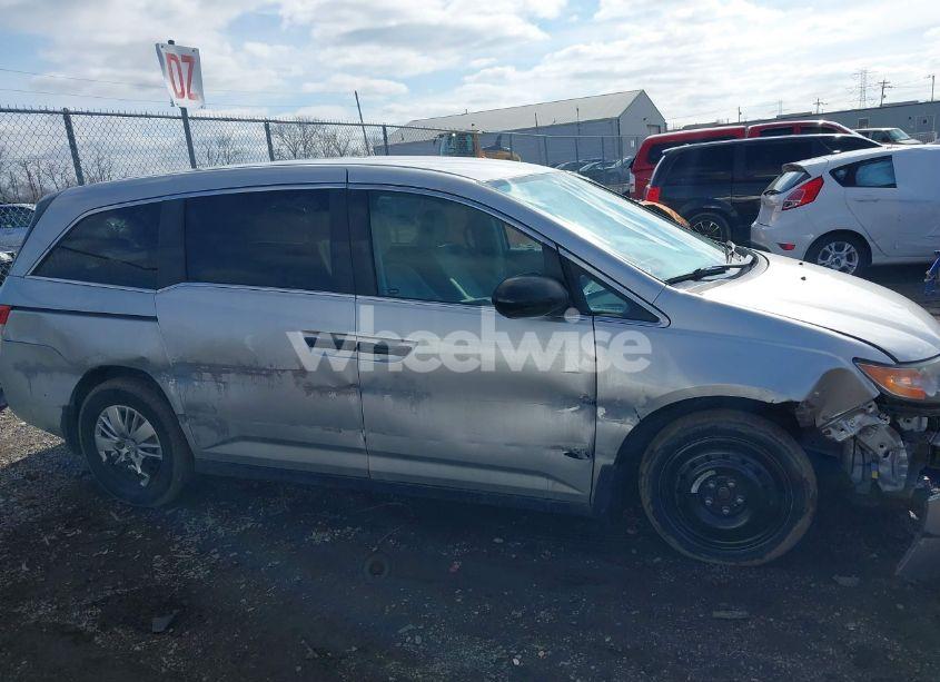 Photo 13 of 2014 Honda Odyssey LX (VIN 5FNRL5H21EB099115)