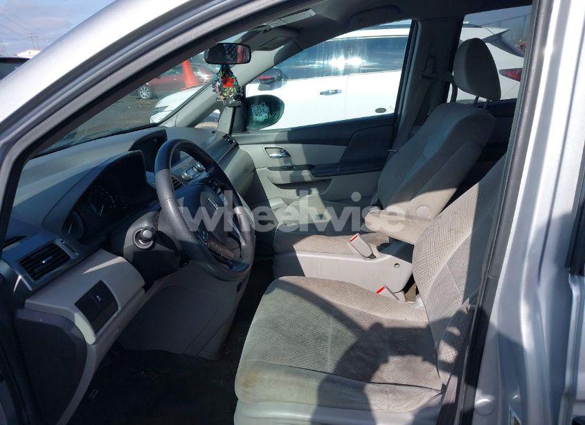 Photo 5 of 2014 Honda Odyssey LX (VIN 5FNRL5H21EB099115)