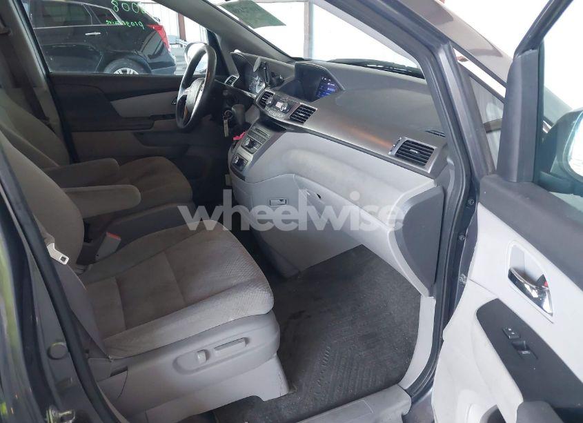 Photo 5 of 2014 Honda Odyssey LX (VIN 5FNRL5H21EB120027)