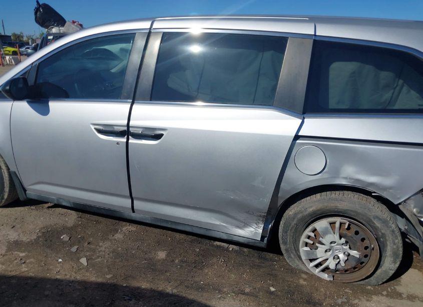 Photo 14 of 2015 Honda Odyssey LX (VIN 5FNRL5H21FB002657)