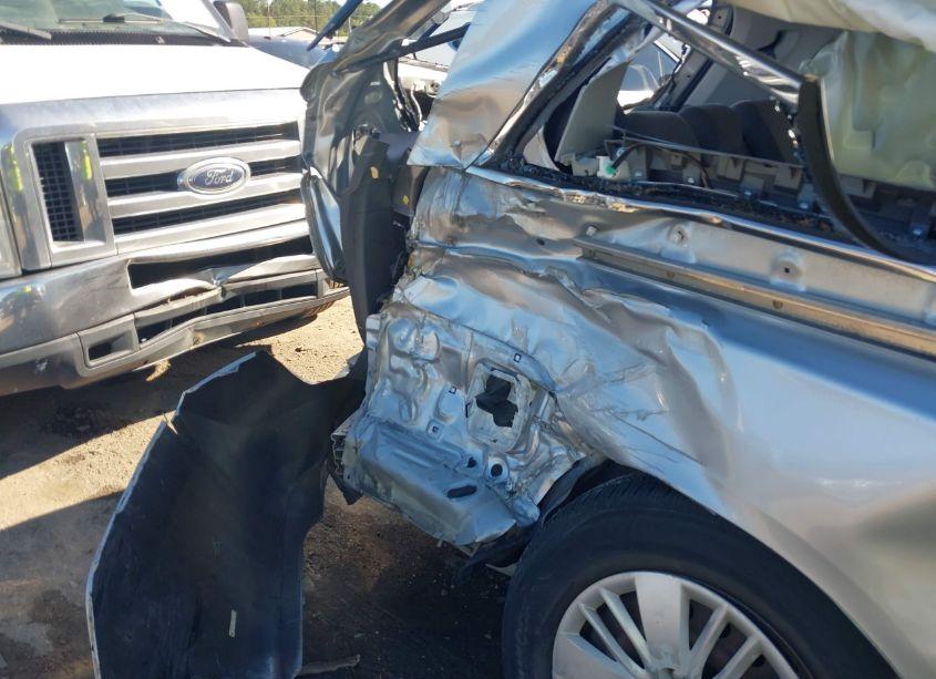 Photo 6 of 2015 Honda Odyssey LX (VIN 5FNRL5H21FB002657)