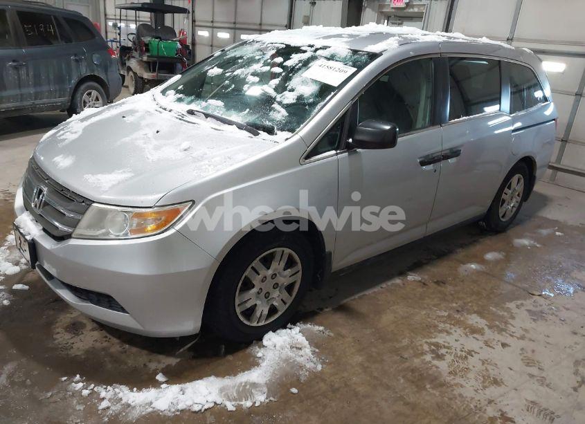 Photo 2 of 2013 Honda Odyssey LX (VIN 5FNRL5H22DB072889)