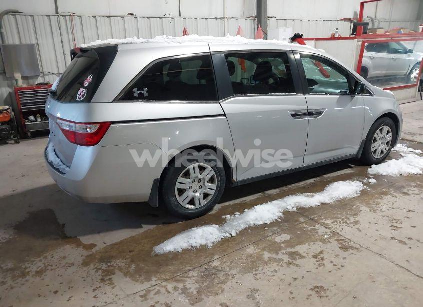 Photo 4 of 2013 Honda Odyssey LX (VIN 5FNRL5H22DB072889)