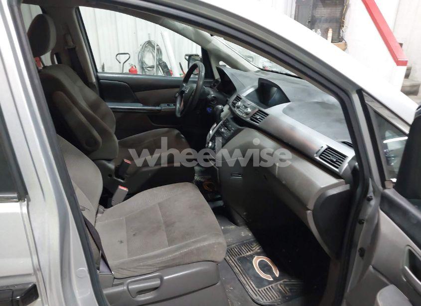 Photo 5 of 2013 Honda Odyssey LX (VIN 5FNRL5H22DB072889)