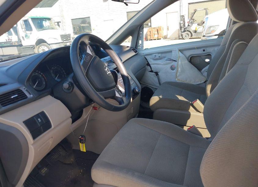 Photo 5 of 2013 Honda Odyssey LX (VIN 5FNRL5H22DB078353)