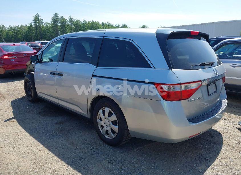 Photo 3 of 2013 Honda Odyssey LX (VIN 5FNRL5H22DB078398)
