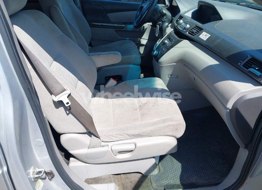 Photo 5 of 2013 Honda Odyssey LX (VIN 5FNRL5H22DB078398)