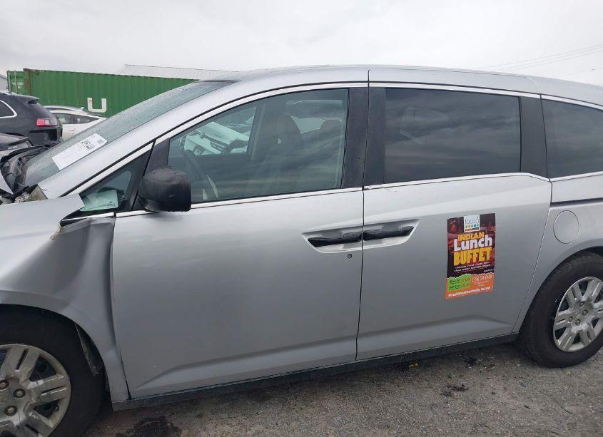 Photo 13 of 2013 Honda Odyssey LX (VIN 5FNRL5H22DB088297)