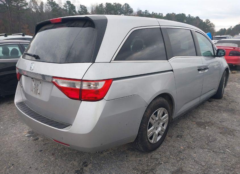 Photo 4 of 2013 Honda Odyssey LX (VIN 5FNRL5H22DB088297)