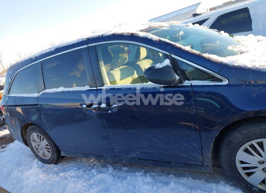 Photo 13 of 2014 Honda Odyssey LX (VIN 5FNRL5H22EB003735)