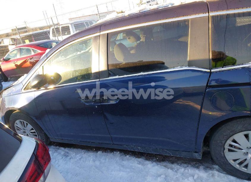 Photo 14 of 2014 Honda Odyssey LX (VIN 5FNRL5H22EB003735)