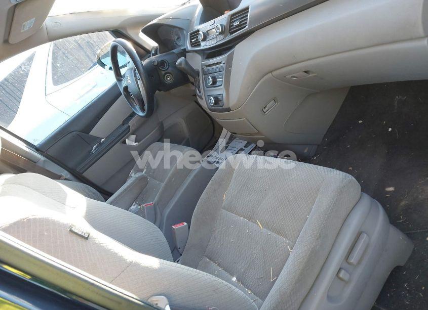 Photo 5 of 2014 Honda Odyssey LX (VIN 5FNRL5H22EB003735)