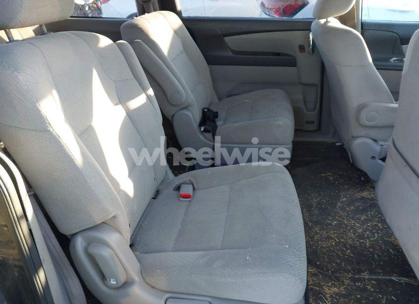 Photo 8 of 2014 Honda Odyssey LX (VIN 5FNRL5H22EB003735)