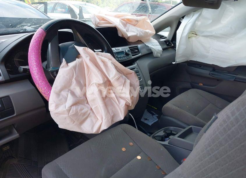 Photo 5 of 2014 Honda Odyssey LX (VIN 5FNRL5H22EB110087)