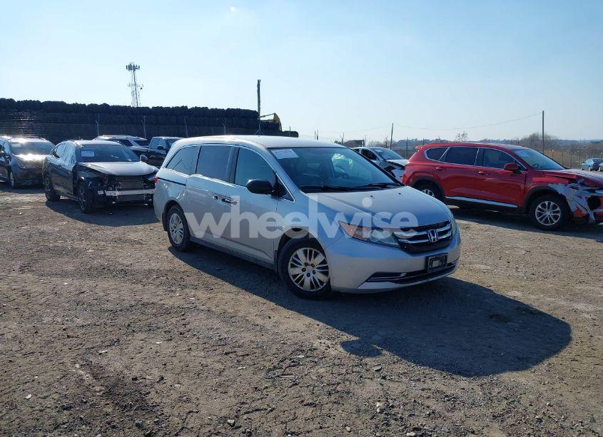2015 Honda Odyssey LX (VIN 5FNRL5H22FB061572) main photo