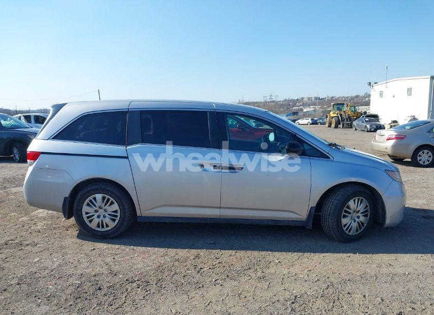 Photo 14 of 2015 Honda Odyssey LX (VIN 5FNRL5H22FB061572)