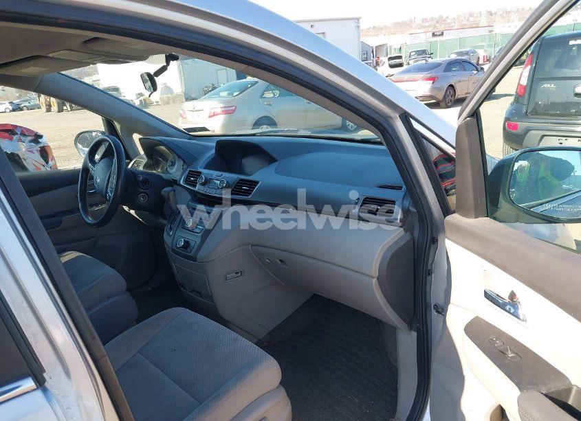 Photo 5 of 2015 Honda Odyssey LX (VIN 5FNRL5H22FB061572)