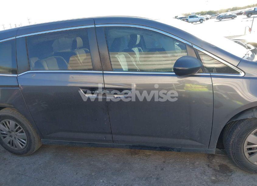 Photo 14 of 2016 Honda Odyssey LX (VIN 5FNRL5H22GB003236)