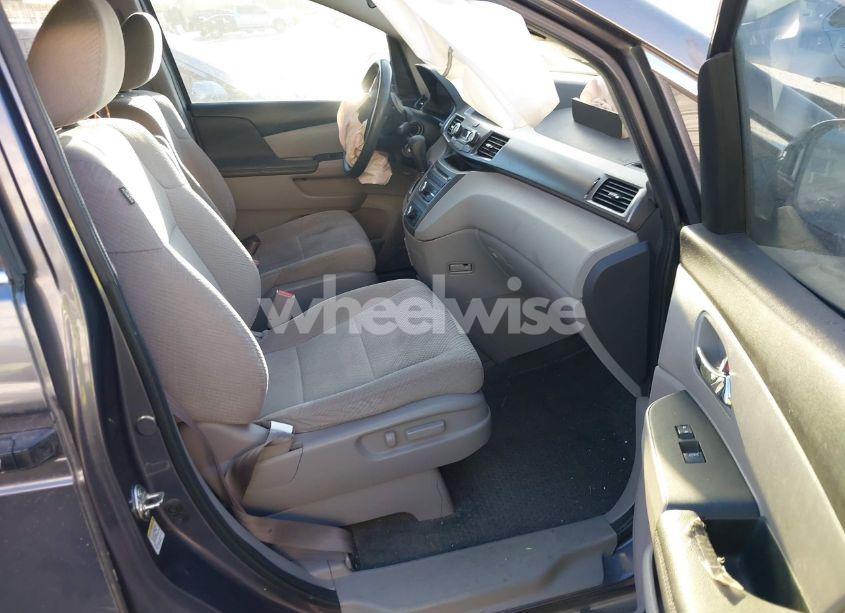 Photo 5 of 2016 Honda Odyssey LX (VIN 5FNRL5H22GB003236)