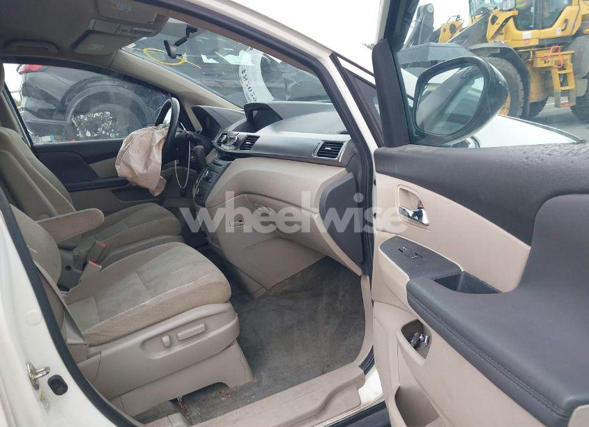 Photo 5 of 2016 Honda Odyssey LX (VIN 5FNRL5H22GB088966)