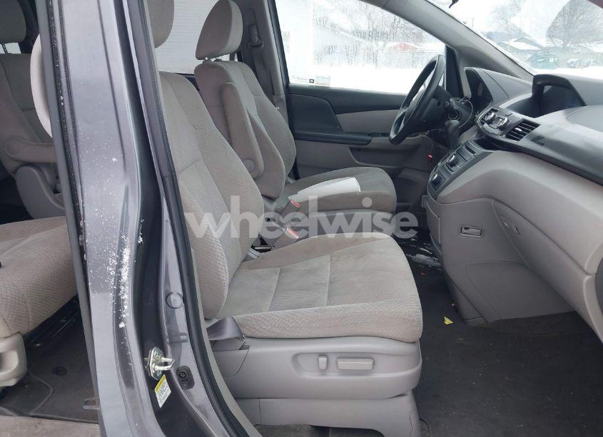 Photo 5 of 2016 Honda Odyssey LX (VIN 5FNRL5H22GB154853)