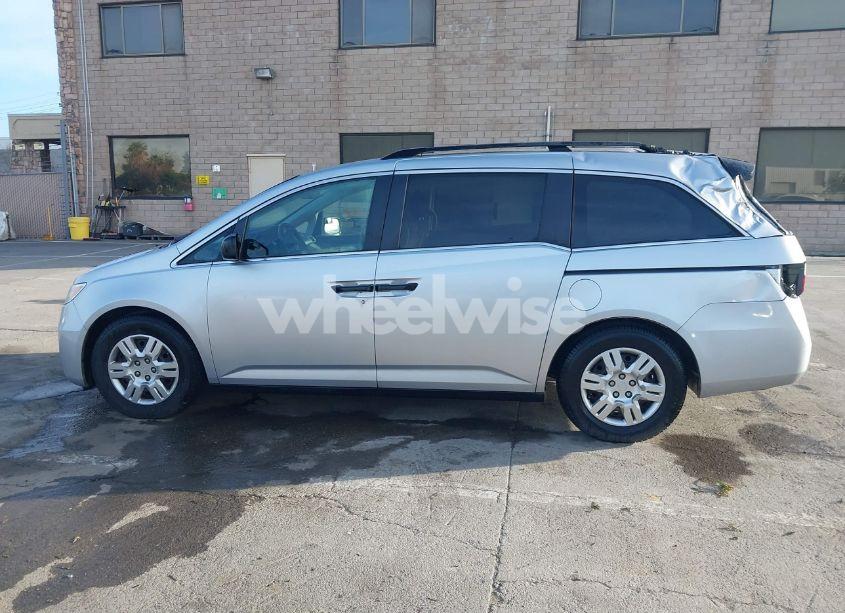 Photo 14 of 2011 Honda Odyssey LX (VIN 5FNRL5H23BB069741)