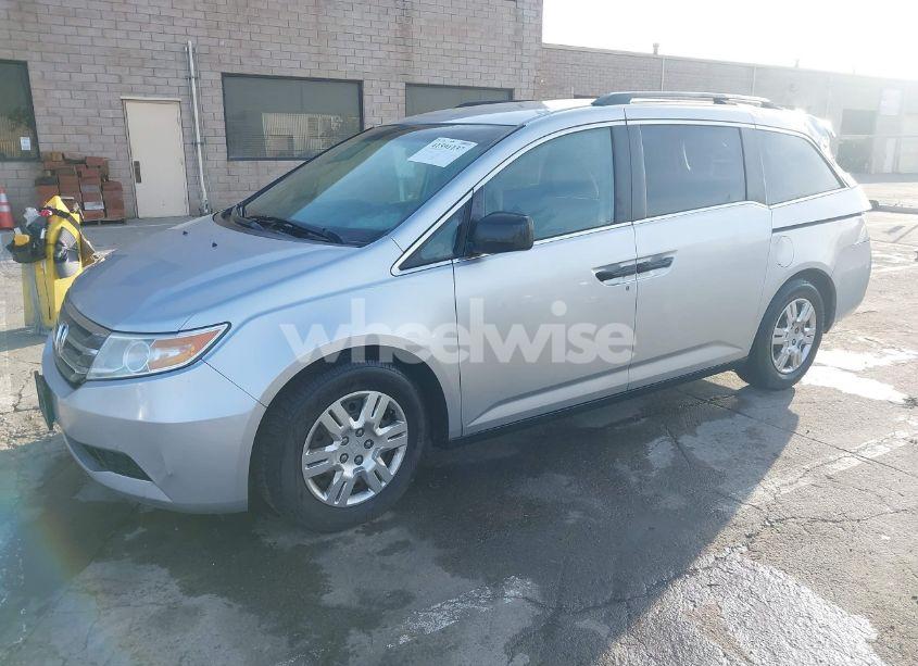 Photo 2 of 2011 Honda Odyssey LX (VIN 5FNRL5H23BB069741)
