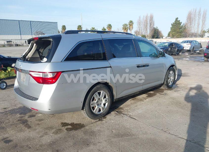 Photo 4 of 2011 Honda Odyssey LX (VIN 5FNRL5H23BB069741)