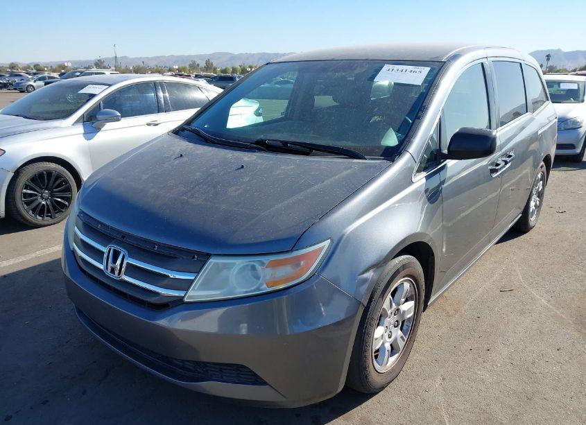 Photo 2 of 2013 Honda Odyssey LX (VIN 5FNRL5H23DB039108)