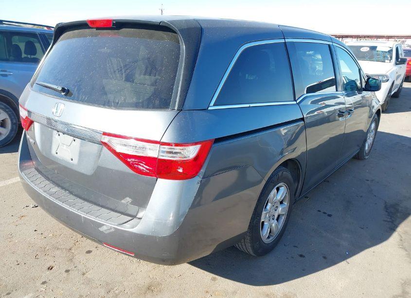 Photo 4 of 2013 Honda Odyssey LX (VIN 5FNRL5H23DB039108)