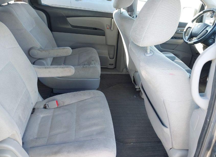 Photo 8 of 2013 Honda Odyssey LX (VIN 5FNRL5H23DB039108)