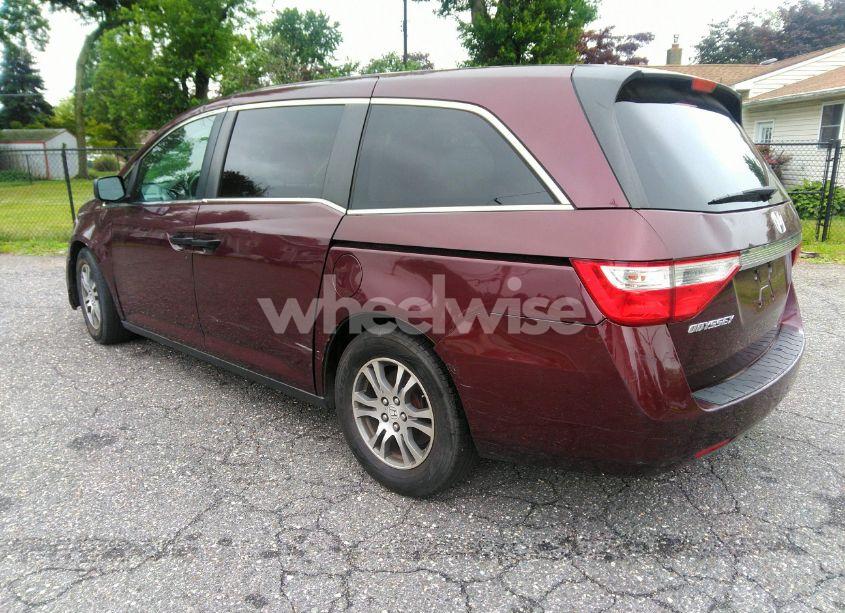 Photo 3 of 2013 Honda Odyssey LX (VIN 5FNRL5H23DB052215)