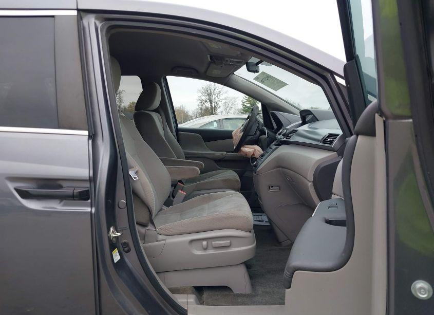 Photo 5 of 2014 Honda Odyssey LX (VIN 5FNRL5H23EB070733)