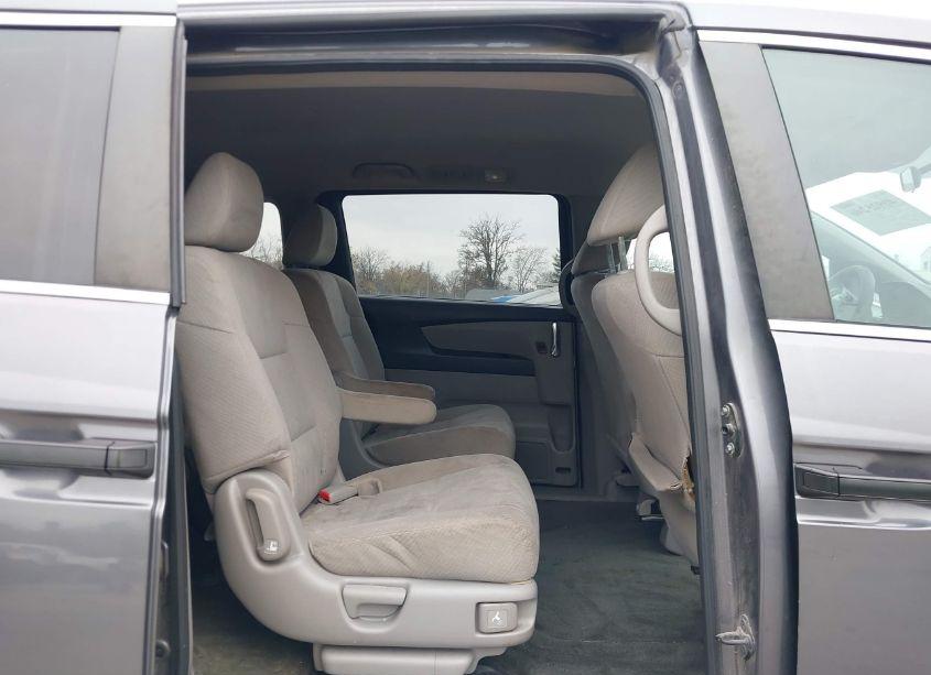 Photo 8 of 2014 Honda Odyssey LX (VIN 5FNRL5H23EB070733)