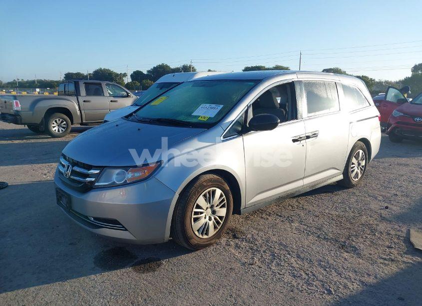 Photo 2 of 2016 Honda Odyssey LX (VIN 5FNRL5H23GB092606)