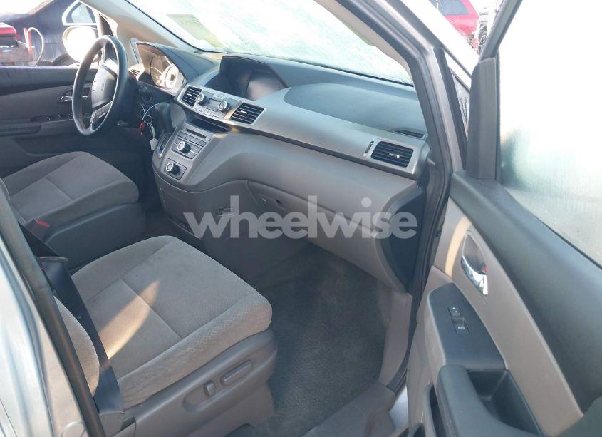 Photo 5 of 2016 Honda Odyssey LX (VIN 5FNRL5H23GB092606)