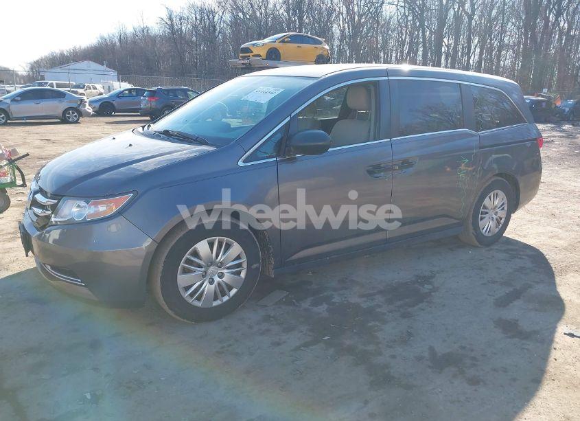 Photo 2 of 2016 Honda Odyssey LX (VIN 5FNRL5H23GB156532)