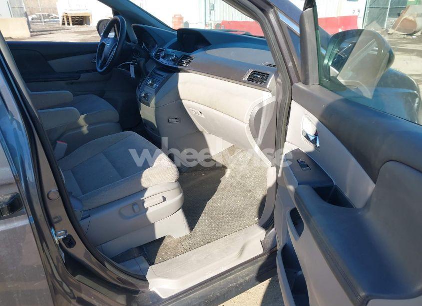 Photo 5 of 2016 Honda Odyssey LX (VIN 5FNRL5H23GB156532)