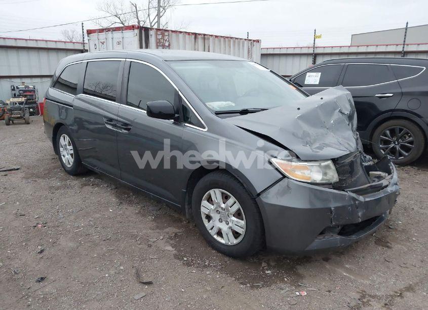 2013 Honda Odyssey LX (VIN 5FNRL5H24DB042230) main photo