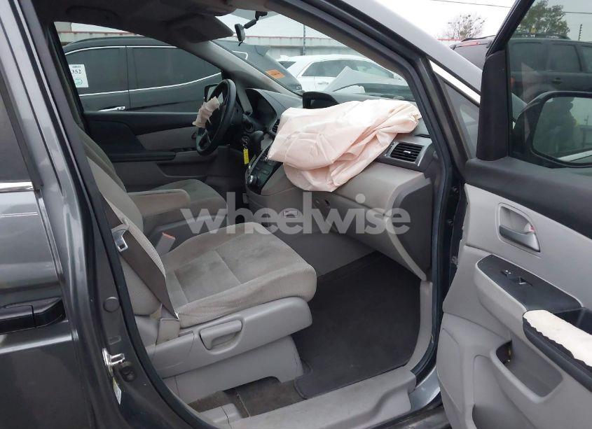 Photo 5 of 2013 Honda Odyssey LX (VIN 5FNRL5H24DB042230)