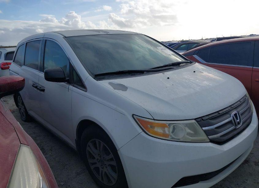 2013 Honda Odyssey LX (VIN 5FNRL5H24DB071906) main photo