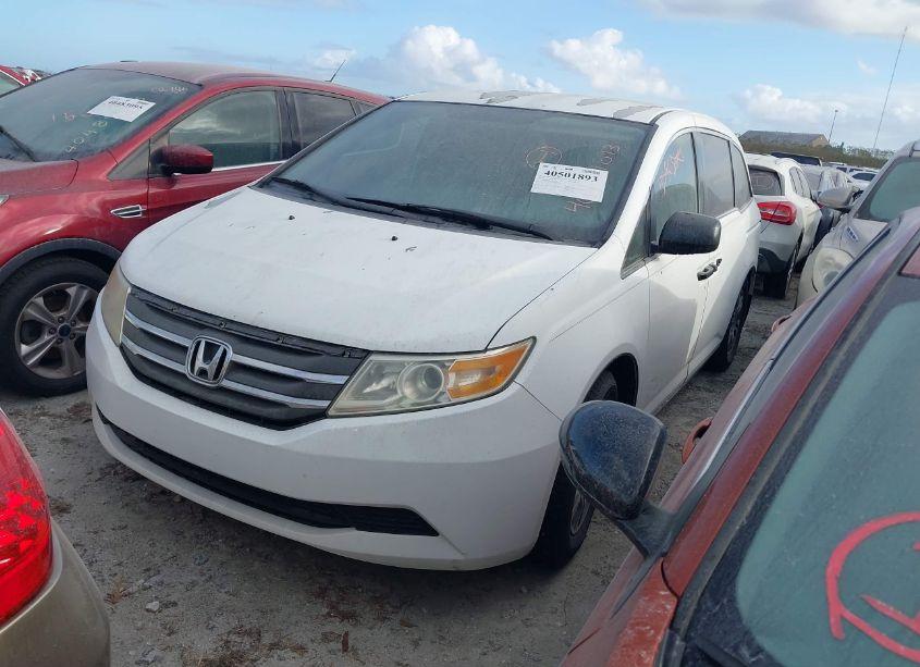 Photo 2 of 2013 Honda Odyssey LX (VIN 5FNRL5H24DB071906)