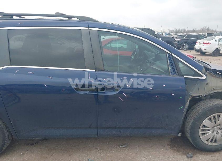 Photo 13 of 2016 Honda Odyssey LX (VIN 5FNRL5H24GB119098)