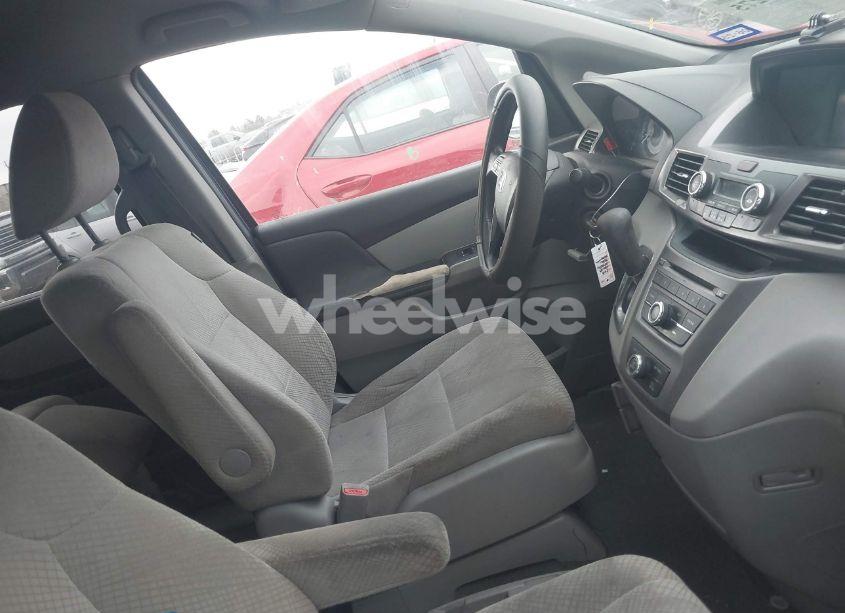Photo 5 of 2016 Honda Odyssey LX (VIN 5FNRL5H24GB119098)