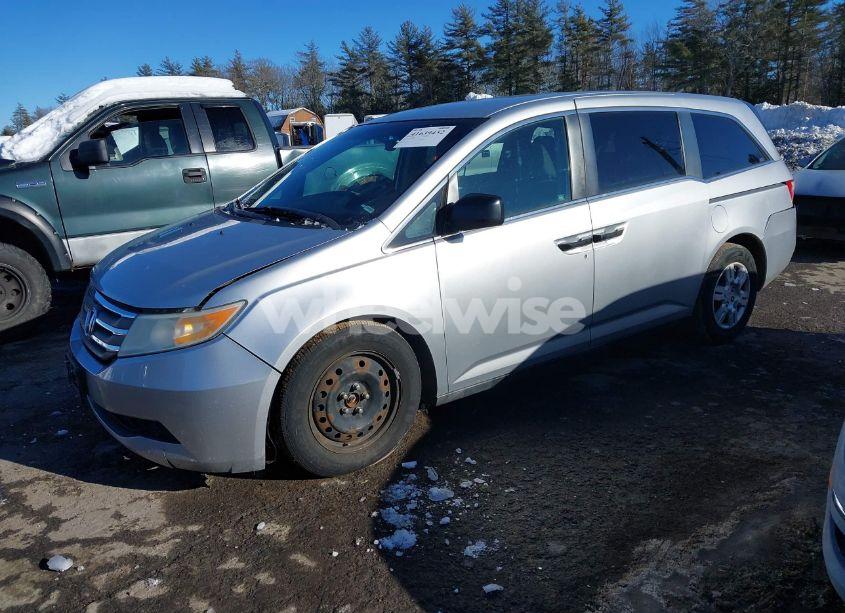 Photo 2 of 2011 Honda Odyssey LX (VIN 5FNRL5H25BB017009)
