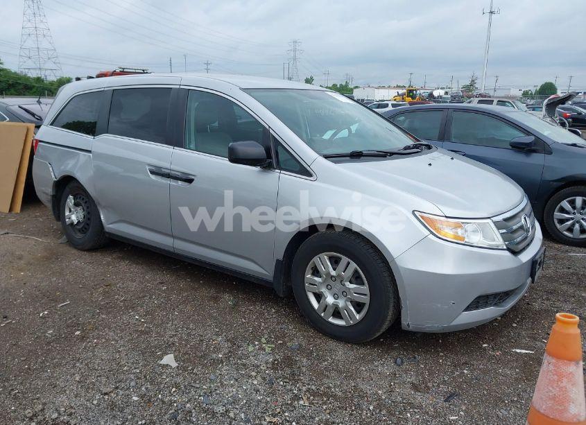 2011 Honda Odyssey LX (VIN 5FNRL5H25BB040287) main photo