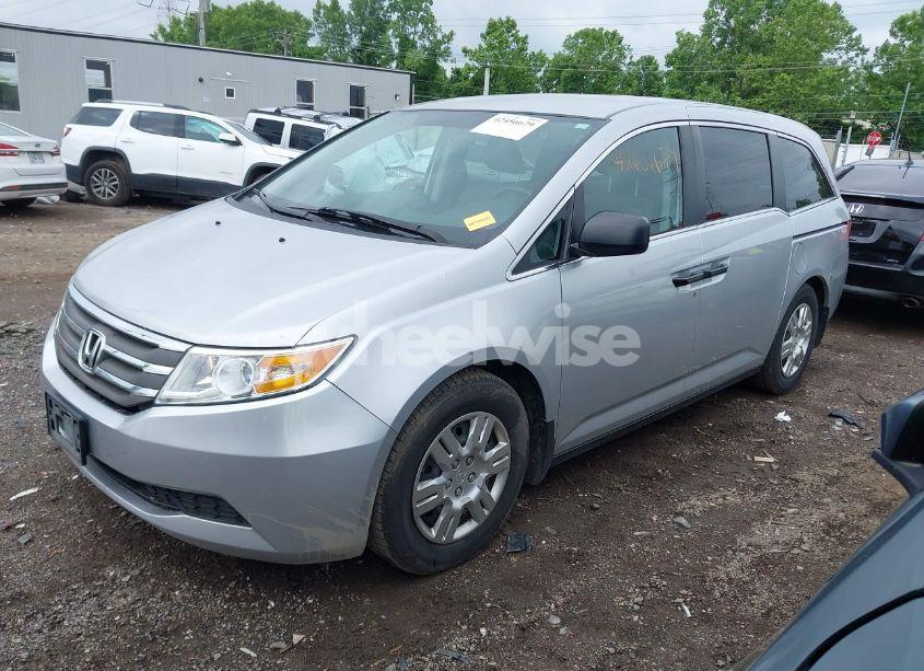 Photo 2 of 2011 Honda Odyssey LX (VIN 5FNRL5H25BB040287)